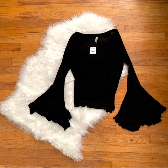 NWT Free People So Dramatic Bell Sleeve Shirt - Picture 4 of 5